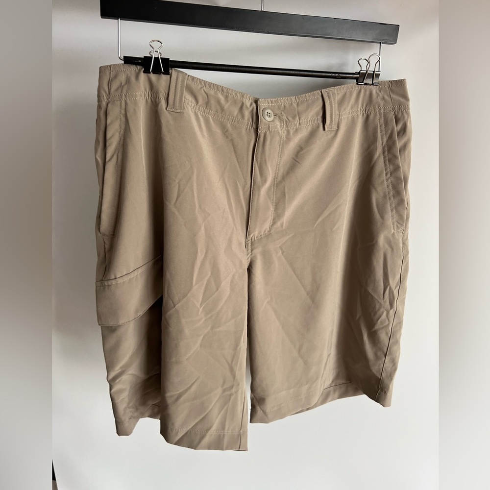 Men's Columbia Tan Cargo Shorts Quick Dri Nylon Size 36